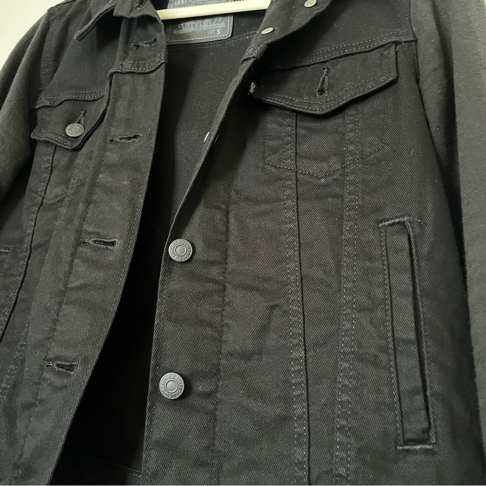 Levi’s Trucker Jacket - Picture 3 of 7